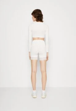 Vila Viofficial - Shorts - Snow White 10 Vila Viofficial - Shorts - Snow White -Dames 21b579c9e6874230926fe5823d643a17