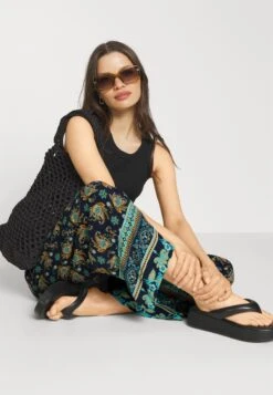 Viayais Hw Straight Pants/Ka/Ptt - Broek - Navy Blazer Aop Graphic -Dames 25c254d58a2f43af910904edaf06840f