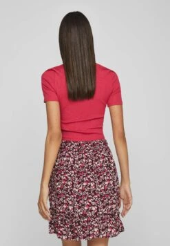 Vila Mit Kurzen Ärmeln Detailreiches - T-Shirt Basic - Love Potion 10 Vila Mit Kurzen Ärmeln Detailreiches - T-Shirt Basic - Love Potion -Dames 2a2359a8dbdc4698859401e4acce7bd7