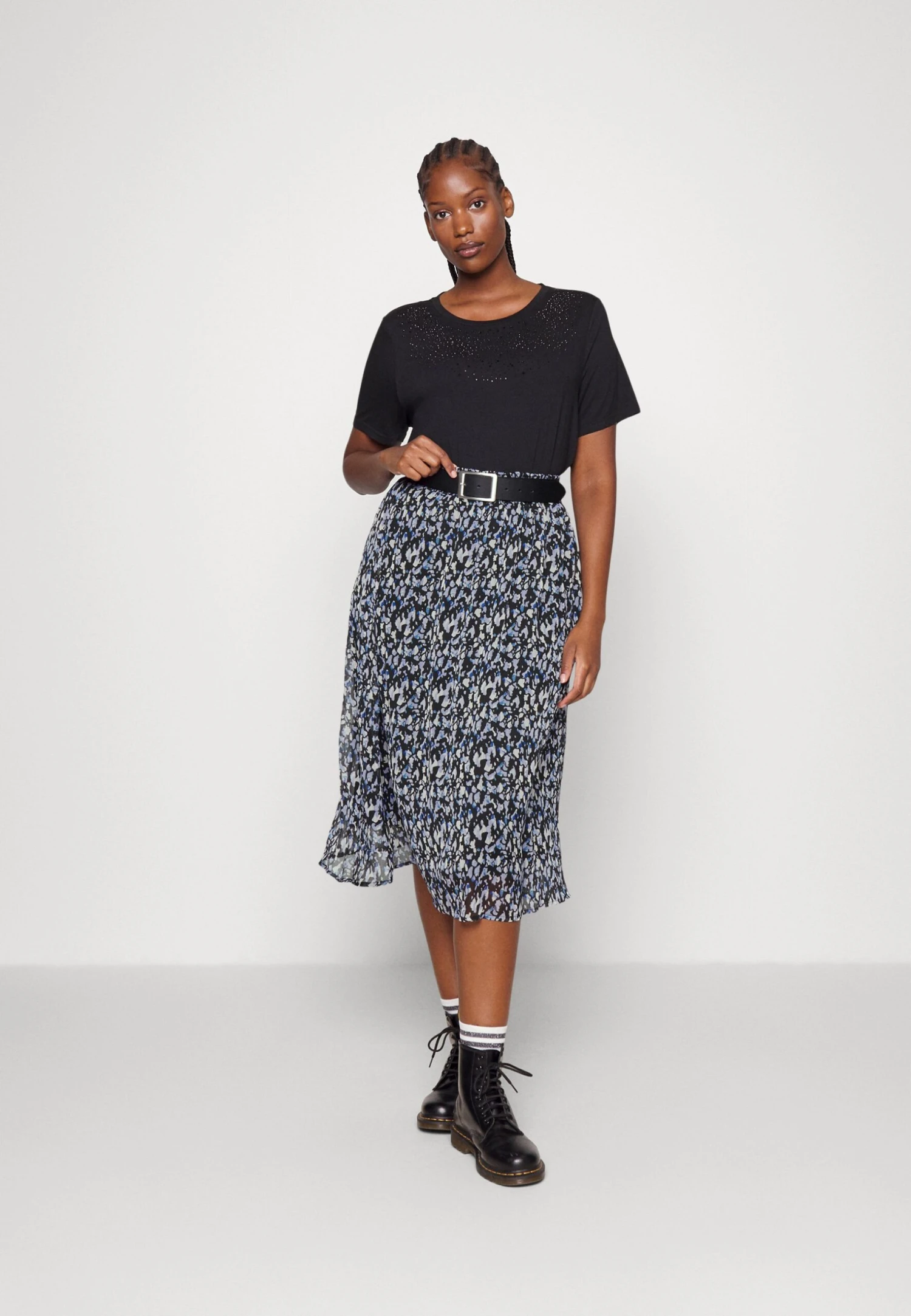 Vifalia Midi Skirt - A-Lijn Rok - Black/Mazarine Blue 4 Vifalia Midi Skirt - A-Lijn Rok - Black/Mazarine Blue - Afbeelding 2