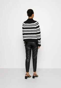 Vilise Coated Leggings - Broek - Black 10 Vilise Coated Leggings - Broek - Black -Dames 37d6d099bfeb47de89ccd5f37edb7b66