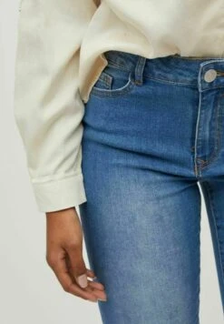 Vila Slim Fit Jeans - Medium Blue Denim 11 Vila Slim Fit Jeans - Medium Blue Denim -Dames 52af8b2d9cc040cbaa7c753349d66c29