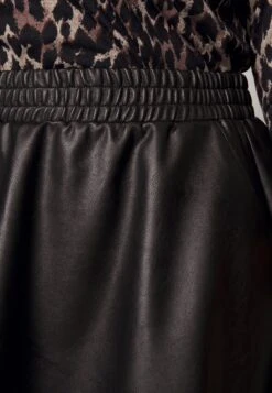 Vidagmar Coated Skater Skirt - Minirok - Black -Dames 6a81716a61c44973ad6fd1885d842242