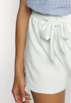 Vikawa Belt - Shorts - Cloud Dancer -Dames 6c2d43a34f9c4c65bcde374d7480764c