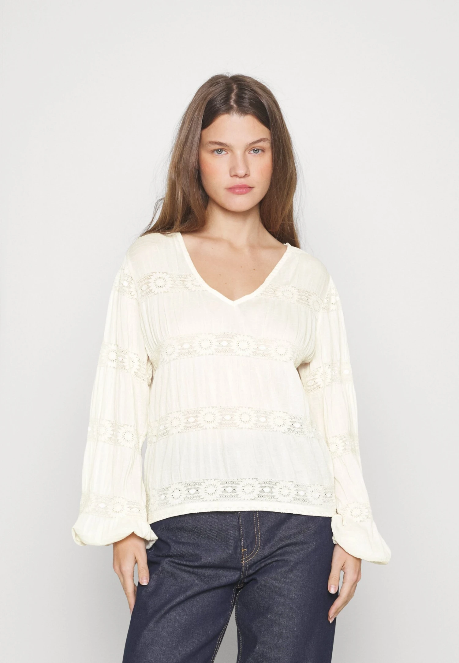 Vilea V Neck - Blouse - Birch 3 Vilea V Neck - Blouse - Birch