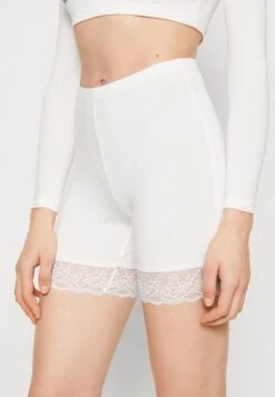 Vila Viofficial - Shorts - Snow White 13 Vila Viofficial - Shorts - Snow White -Dames 8e3c5e45c5ae48fbba080ea4ee9c3097