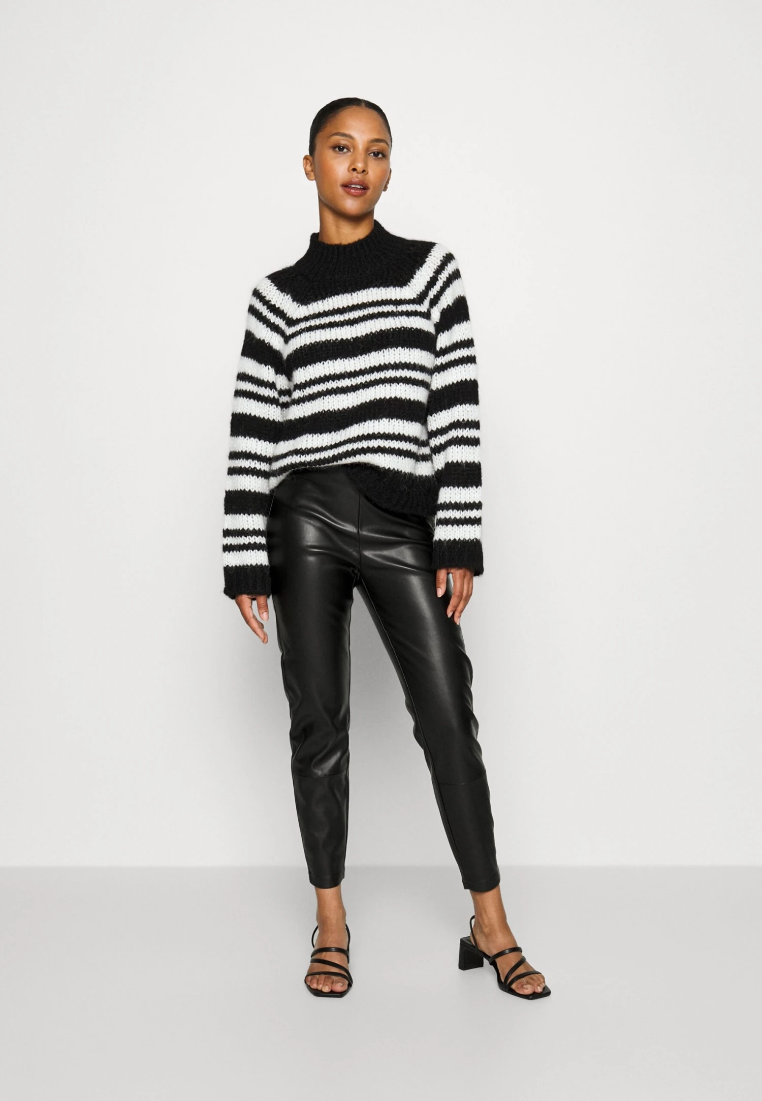 Vilise Coated Leggings - Broek - Black 4 Vilise Coated Leggings - Broek - Black - Afbeelding 2