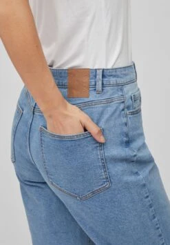 Vila Vinaomi Jo Lbd Hw Mom Noos - Straight Leg Jeans - Light Blue Denim -Dames c1dbe4f2ad234c05a06c2e3e98016f78