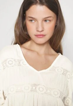 Vilea V Neck - Blouse - Birch 11 Vilea V Neck - Blouse - Birch -Dames c2e4e60fc5e64e93866376ceda657d10