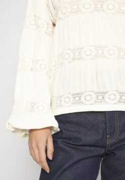 Vilea V Neck - Blouse - Birch 13 Vilea V Neck - Blouse - Birch -Dames e6eac0ac695647e9bd155245673be66e