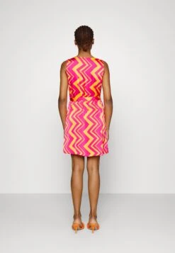 Vila Vihula V Neck Short Dress- Jurk - Pink Yarrow/Orange Graphic -Dames f79328e9d4ca4de9b2aabe85835afea4